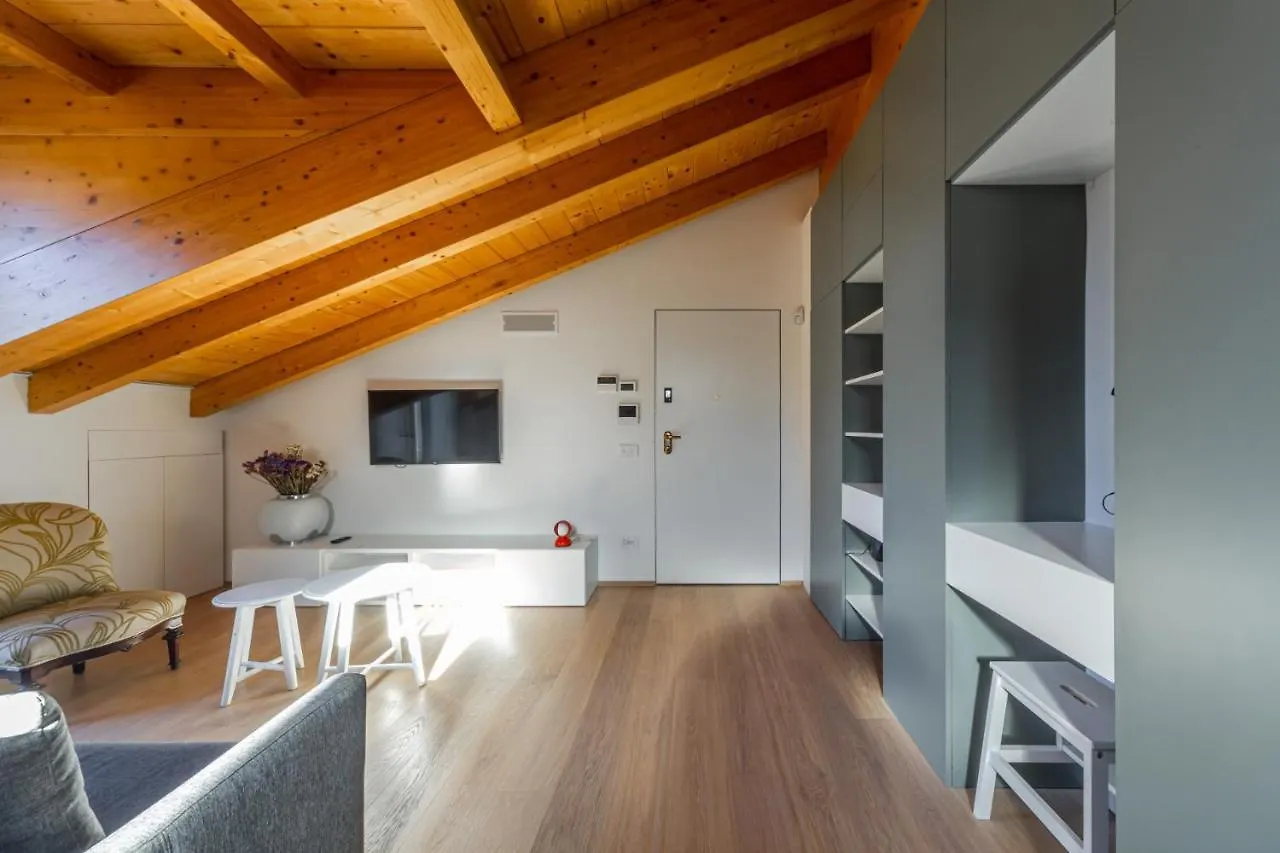 Easy Life - Elegante Trilocale In Zona Porta Venezia Lägenhet Milano